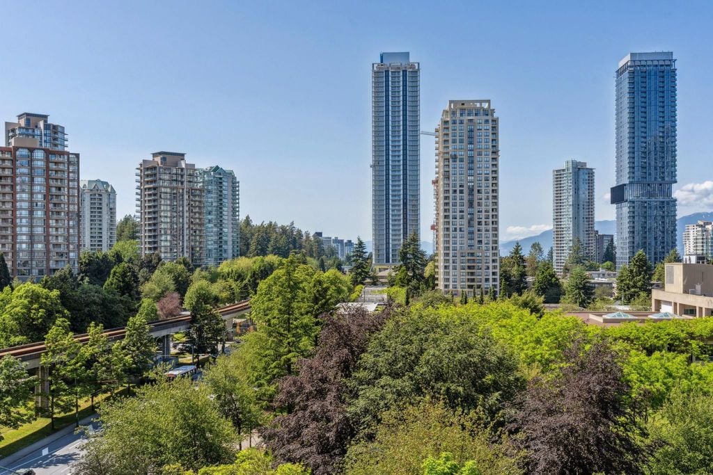 6240 McKay Ave, #605
