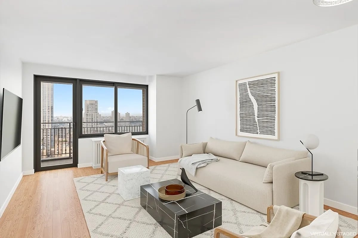 201 W 70th St #28A