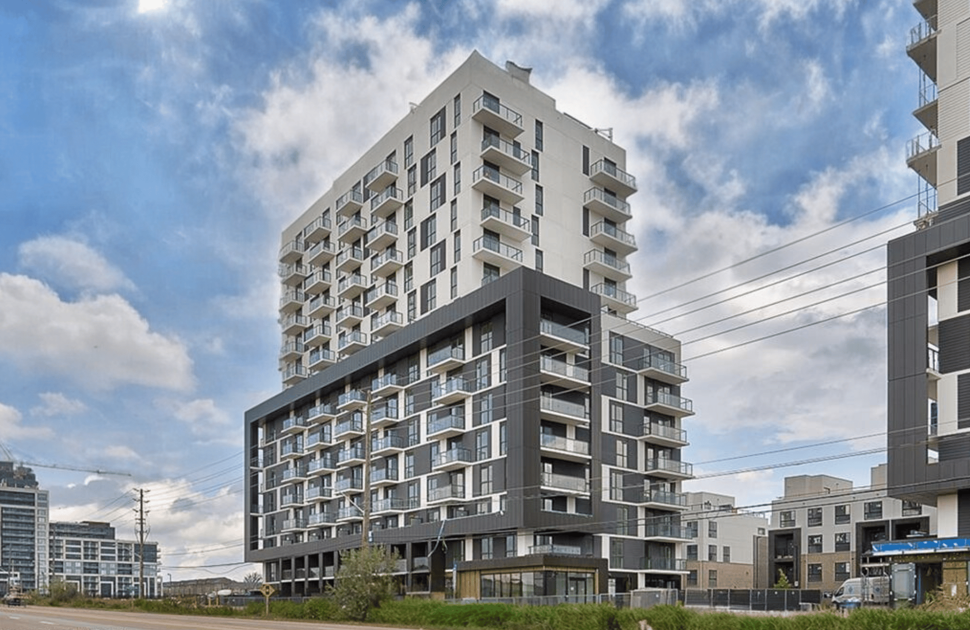 1 bed+ den in uptown core!