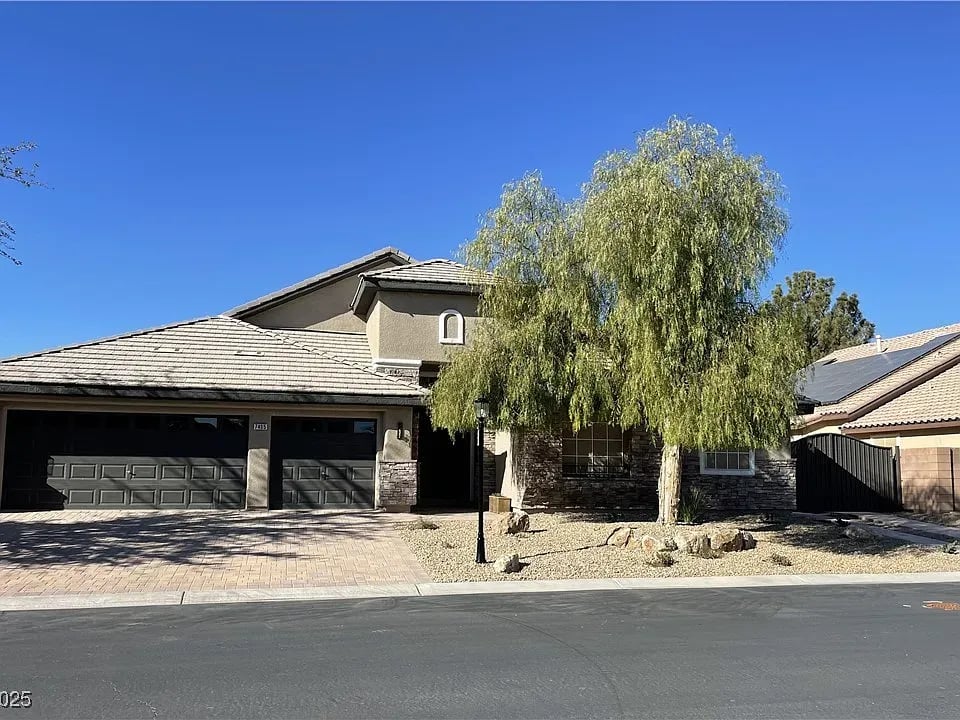 7405 Chorleywood Way