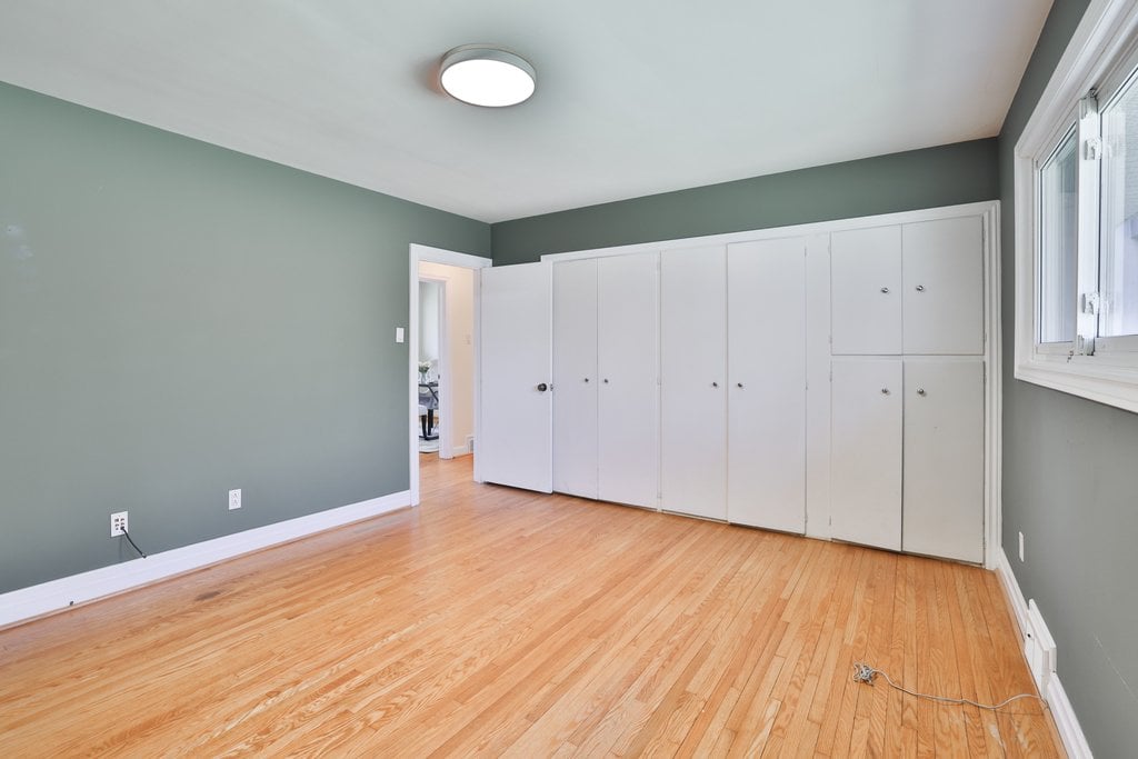 35 Hollyrood Heights Dr