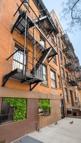 222 W 16th St - Building