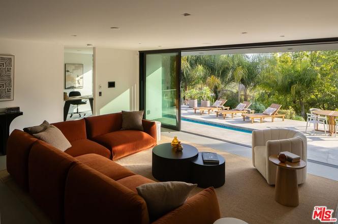 Swedish Paradise, Hargrave Dr, 90068