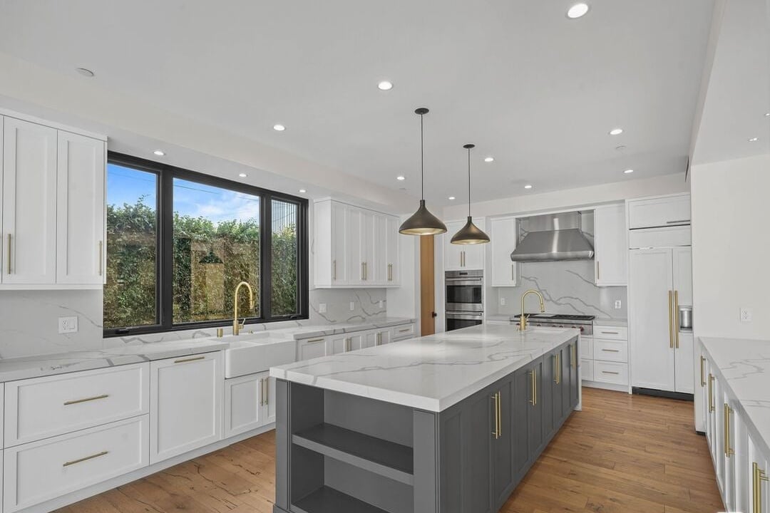 W 6th St, 90048