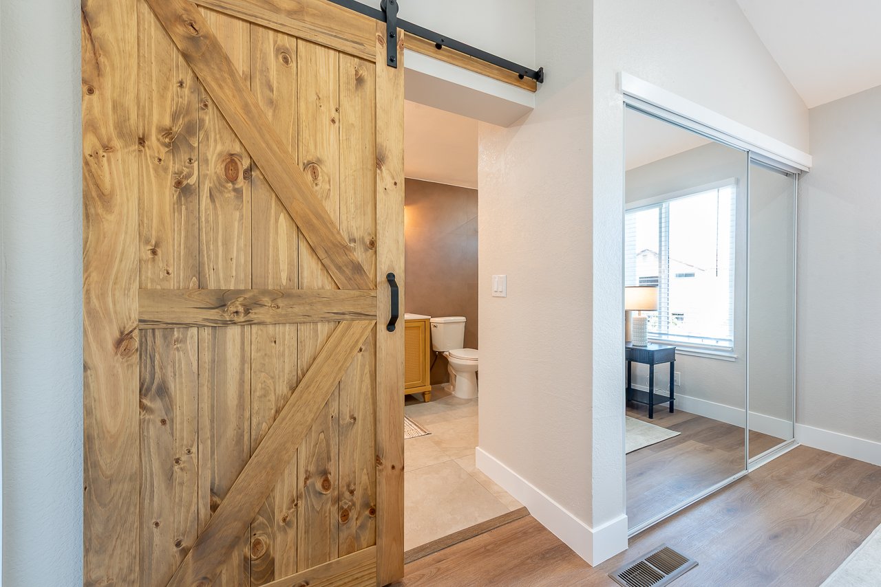 Newly Remodeled. 1 Bed/Bth down, Pioneer Elem!