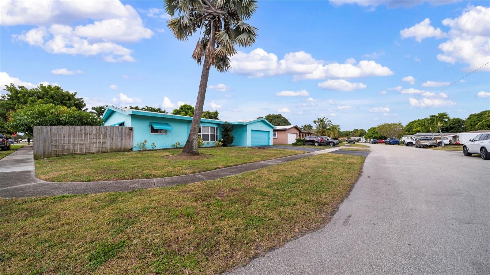 3700 NW 25th St