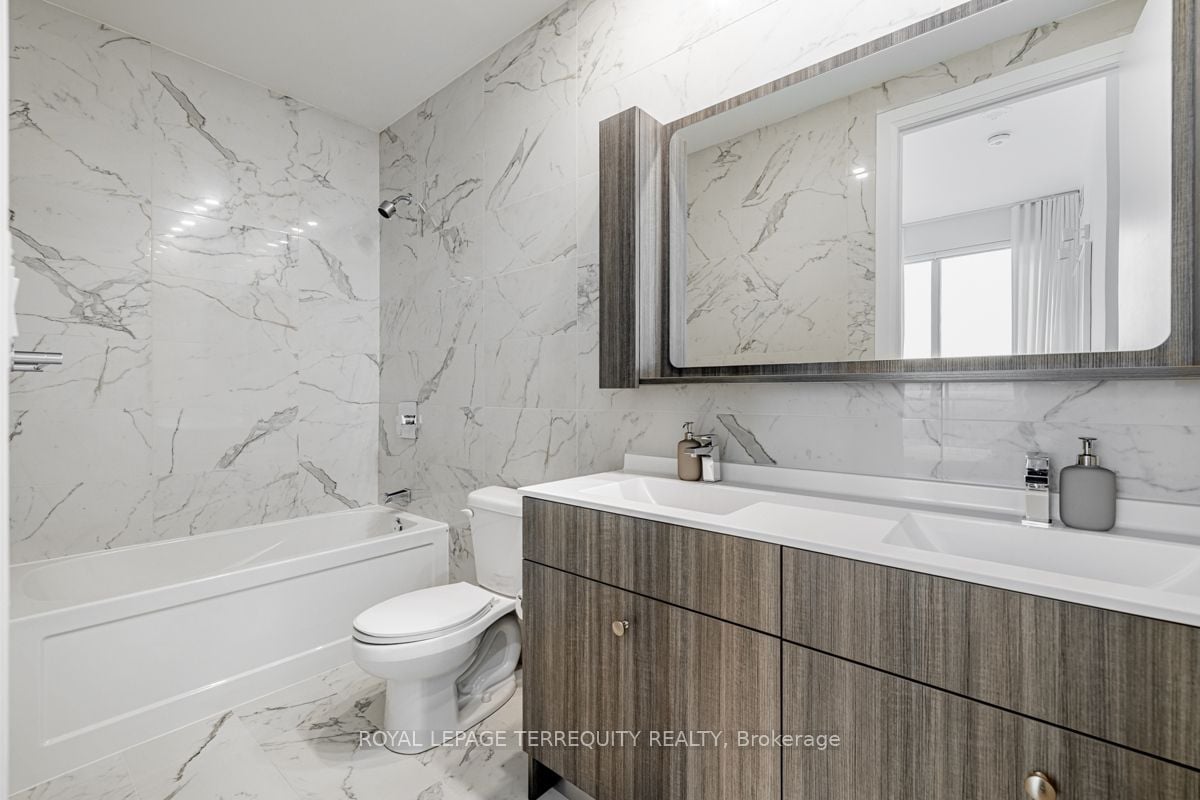 BEAUTIFUL CORNER PENTHOUSE