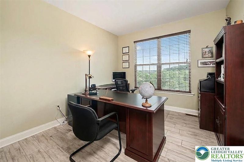 2912 SILVER CREEK CIRCLE