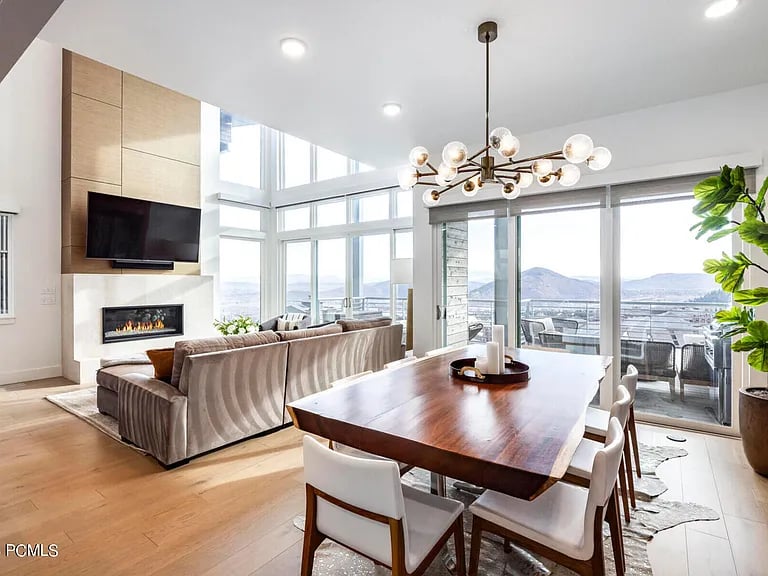 2752 High Mountain Rd #2002