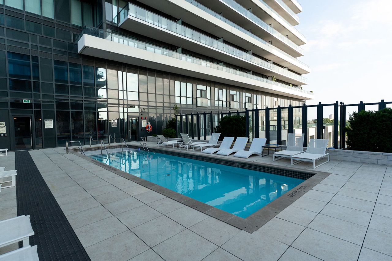 30 Inn on the Park Dr 3104