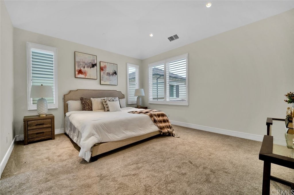 124 N lomita