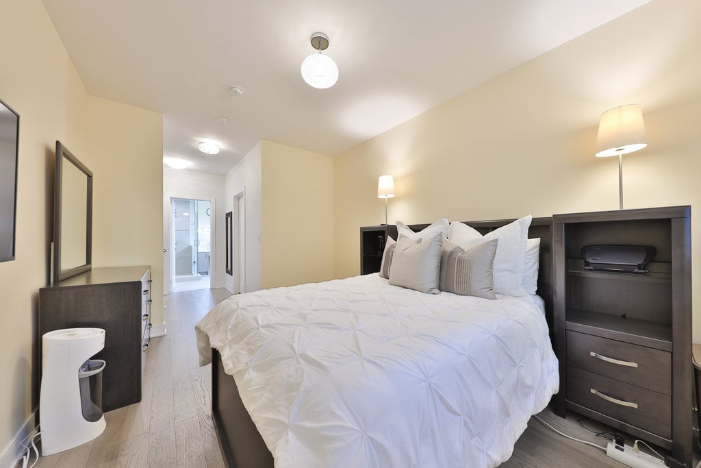 GR17-1575 Lakeshore Rd W