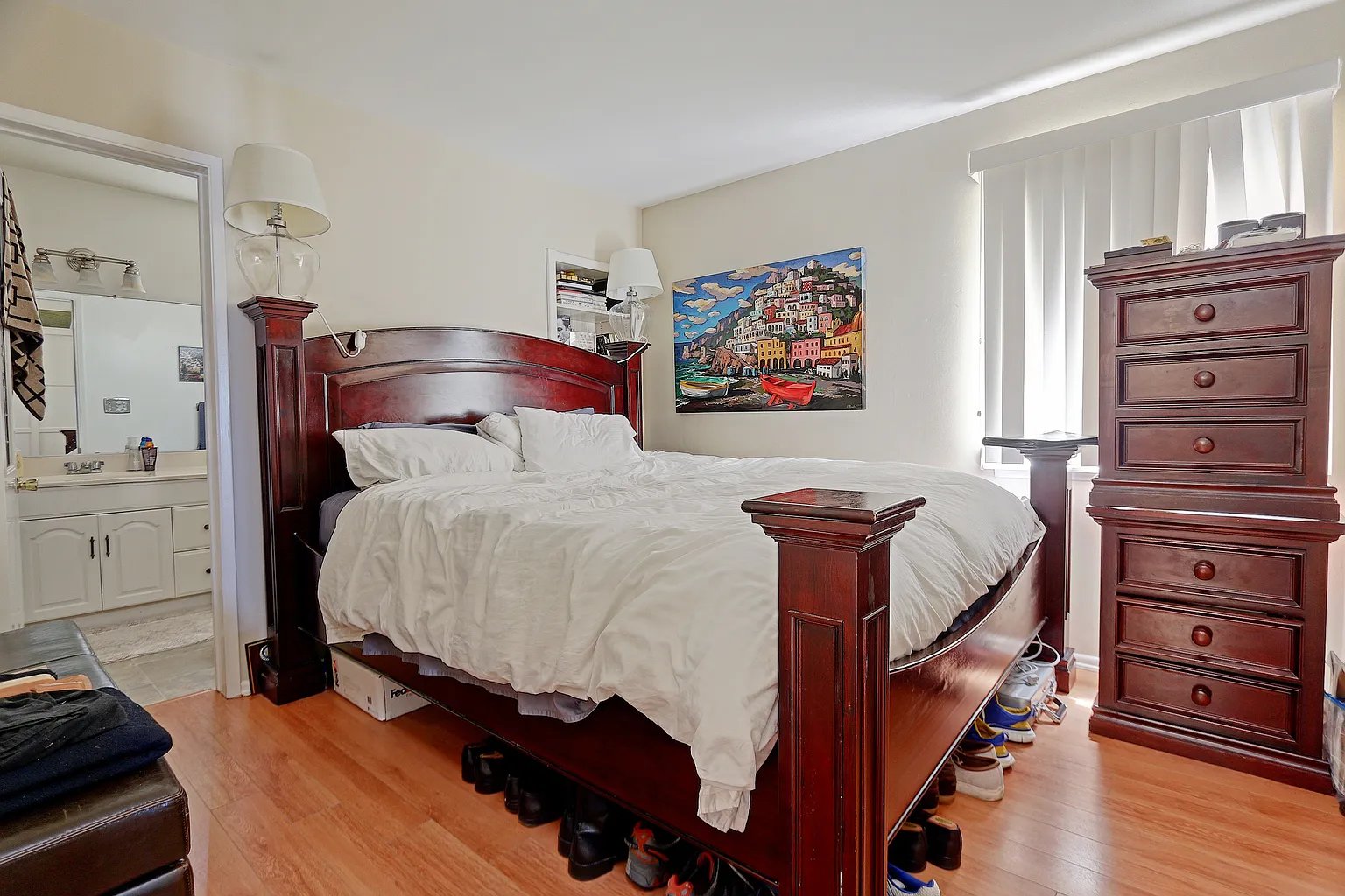 516 The Strand