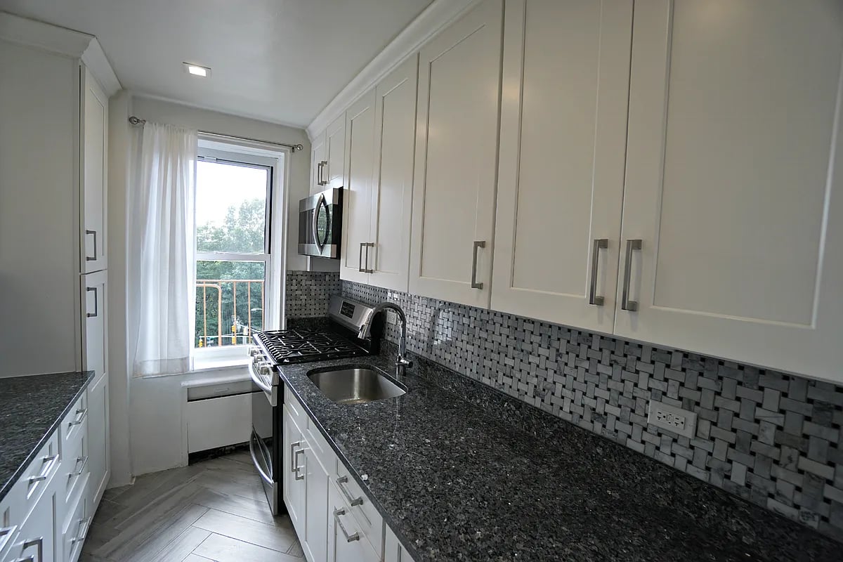 72-81 113th Street Unit: 5F