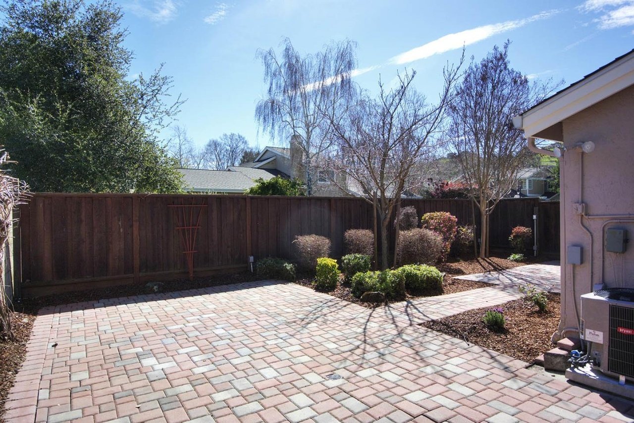 6 Sandpebble Ct