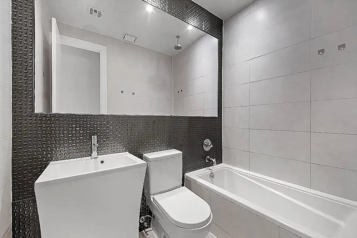 186 Wilson Avenue #1L