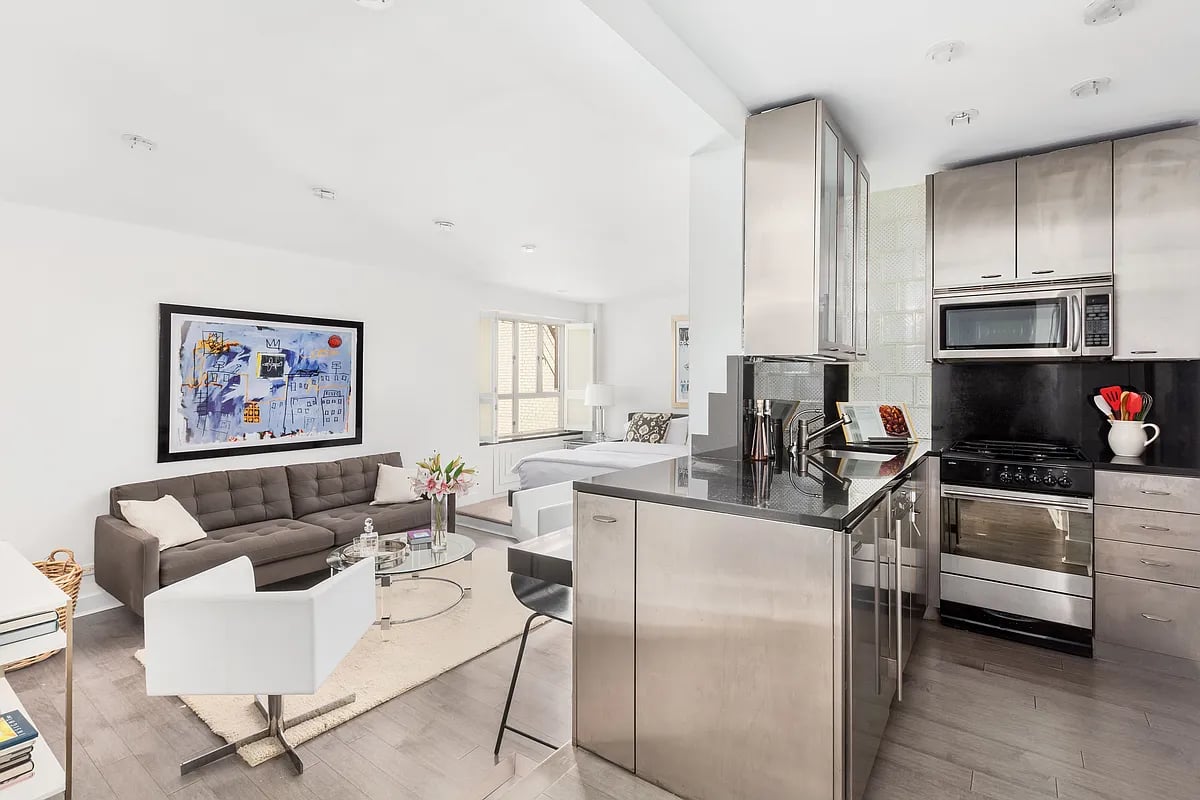 155 W 20th St, #1J