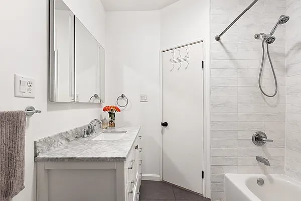 656 Carroll Street #1L