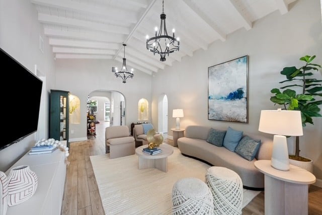 Perfect Charming Home in The Roads
