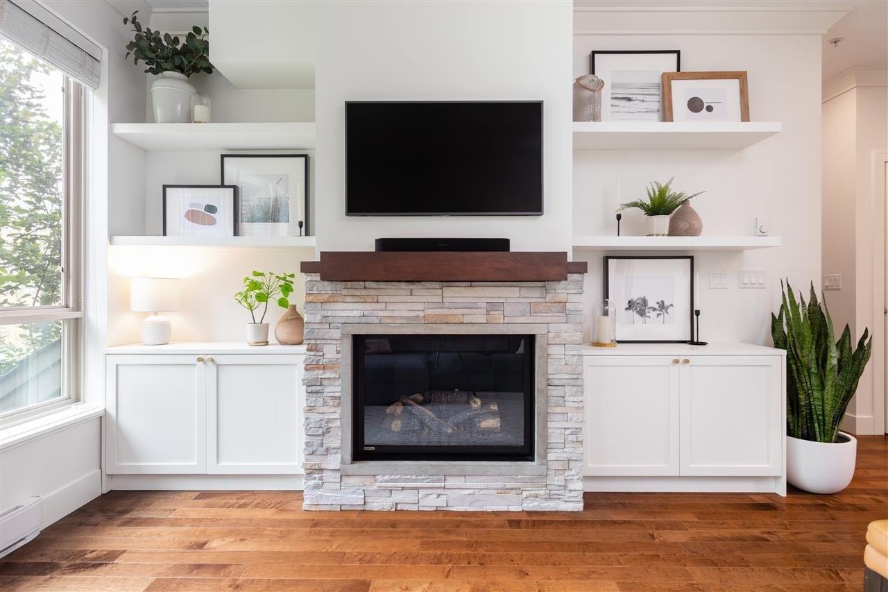 897 Premier St, #17
