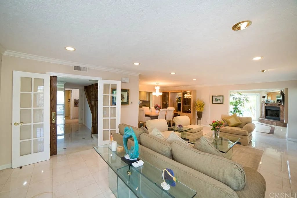 23516 Aetna St