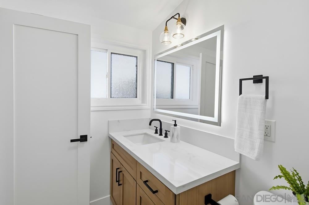 5165 Winthrop St San Diego CA 92117