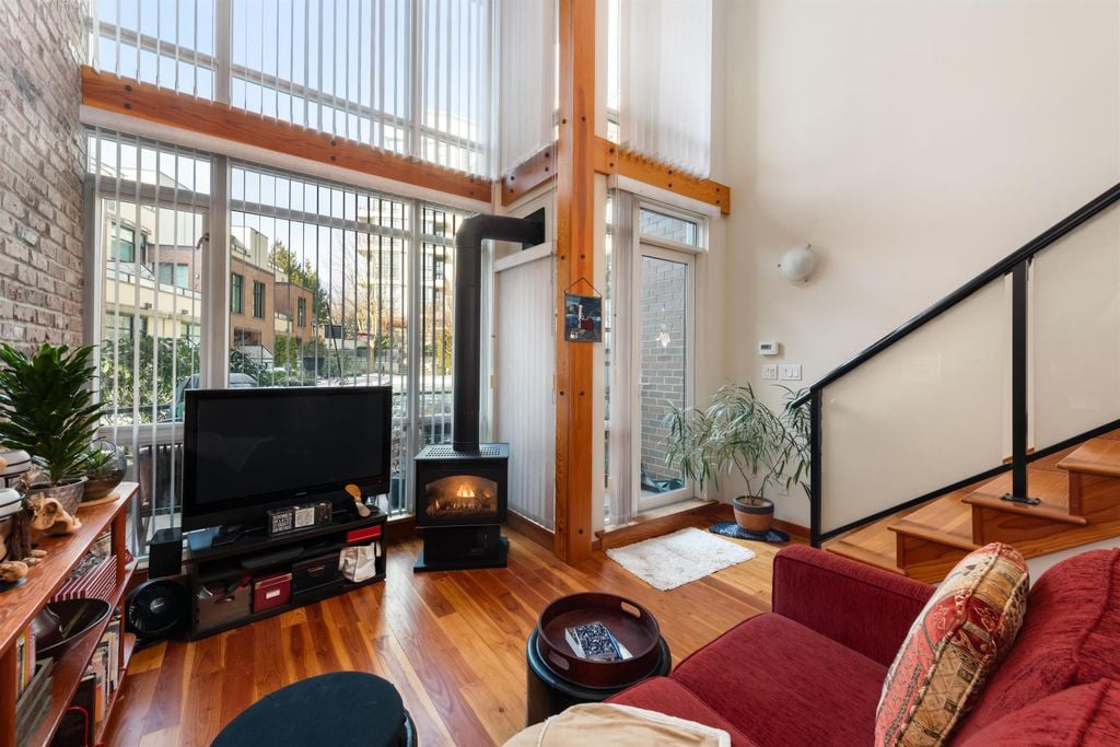 10 Renaissance Square, #104