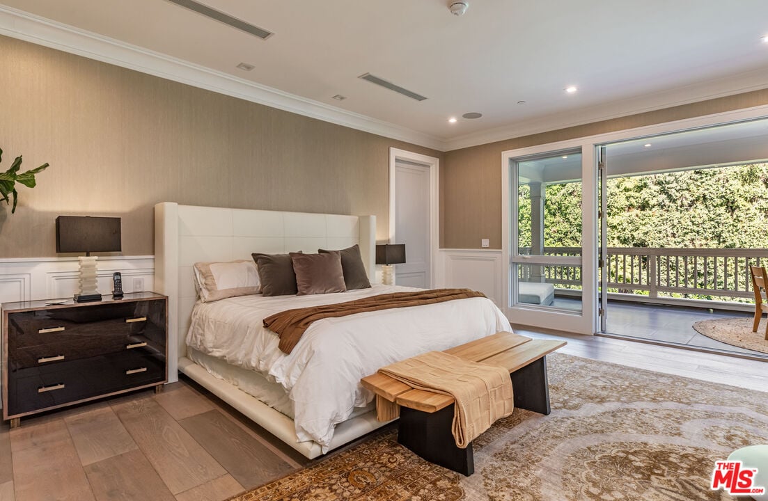 Monarch Reserve, N Norman Pl, 90049