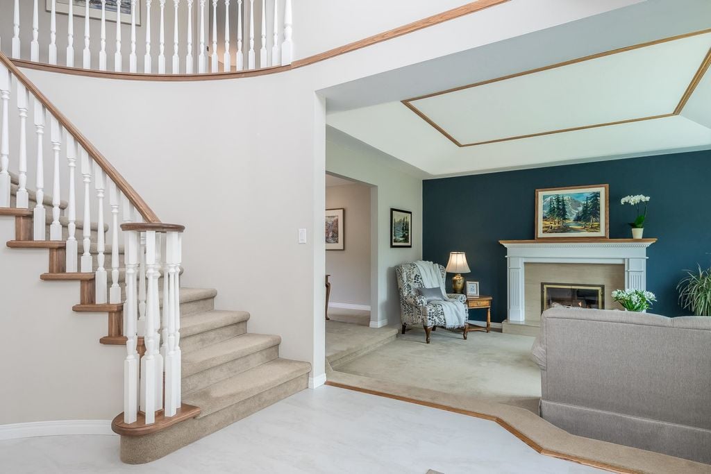 24 Ravine Dr