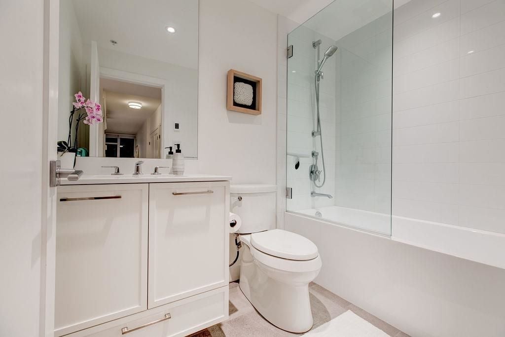 188 E Esplanade, #2205