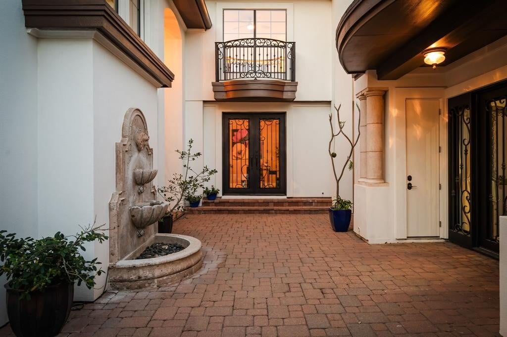Sold in Lake Pointe