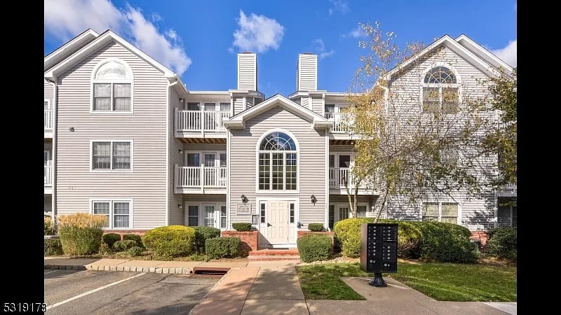 48 Genoble Rd