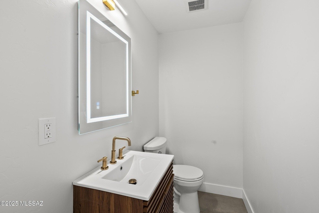 5240 E River House Rd