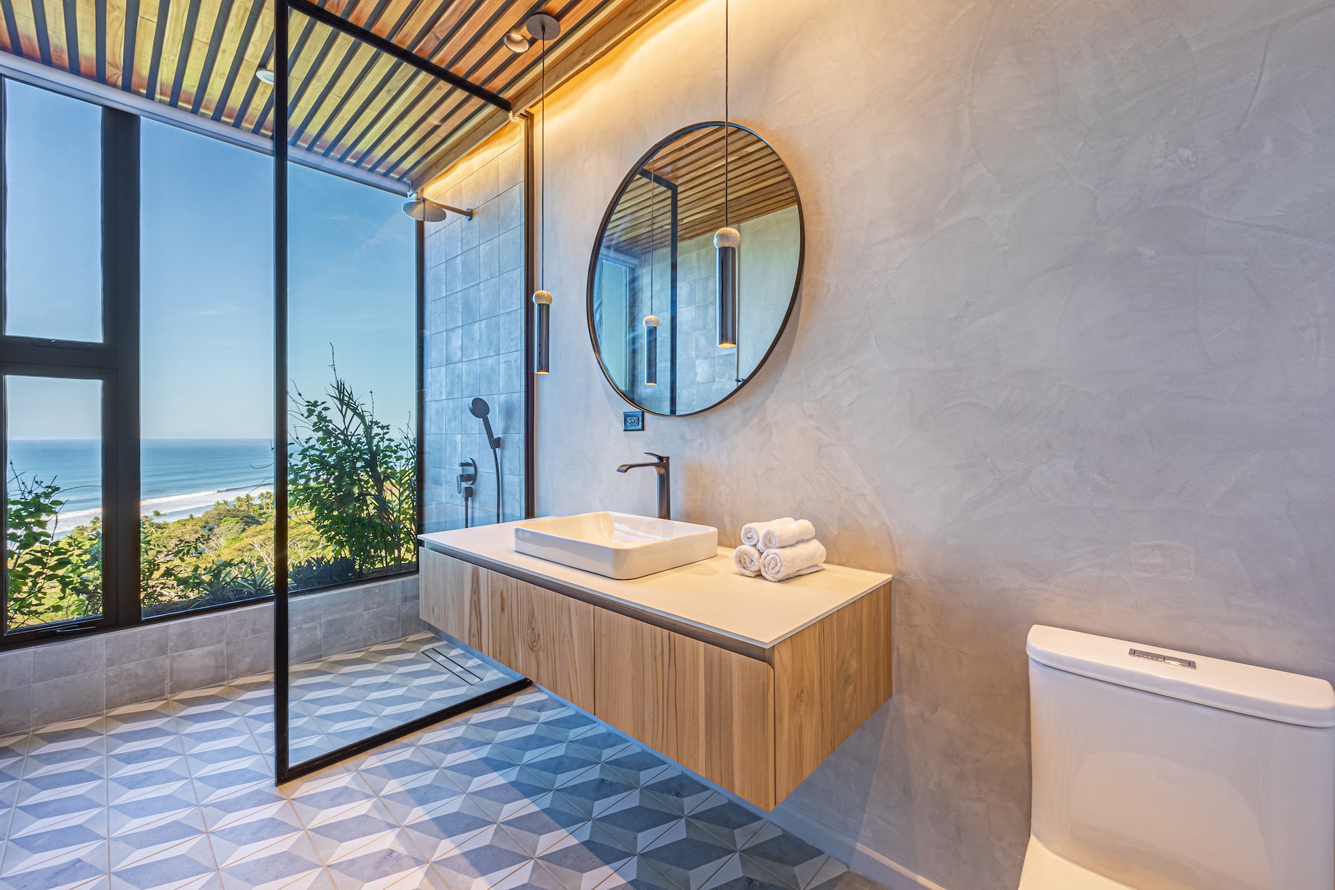 Cascada de Luz - A Magnificent Luxury Home Above the Surf Waves