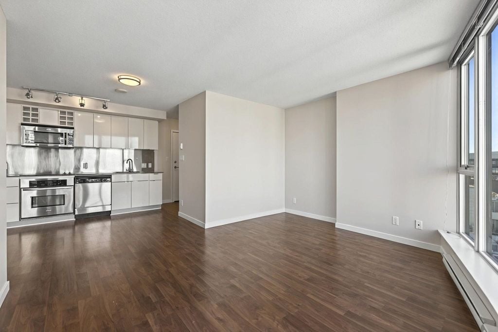 233 Robson St, #3210