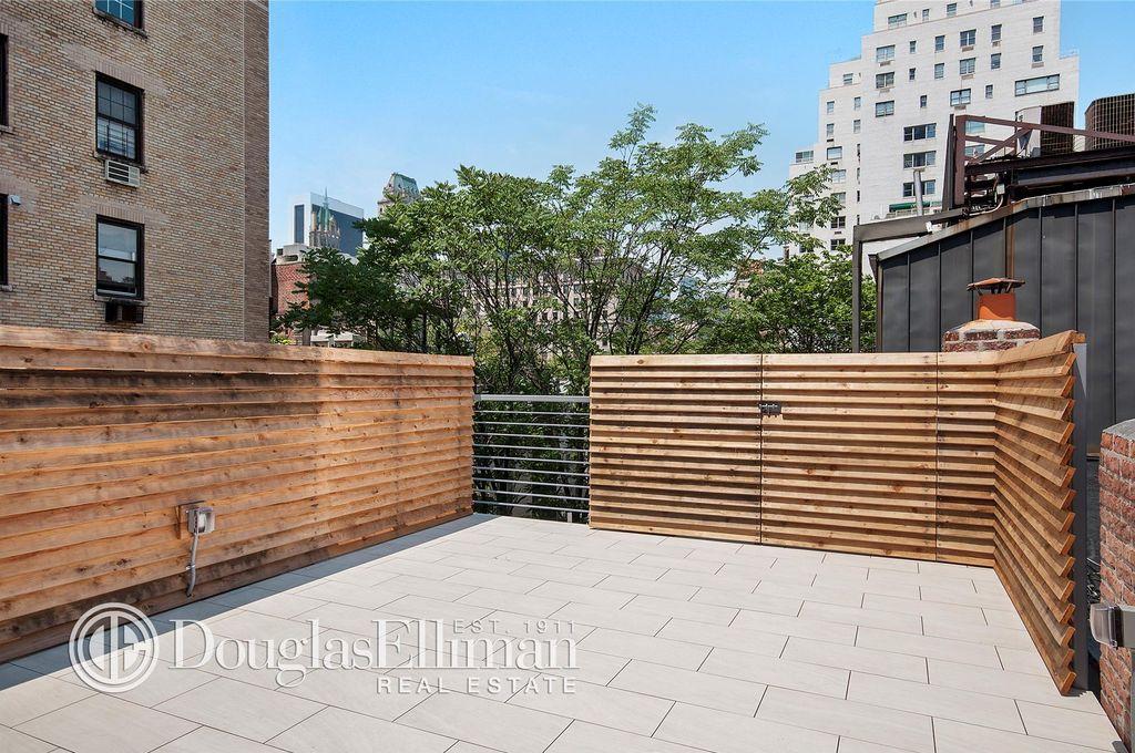 860 Lexington Ave