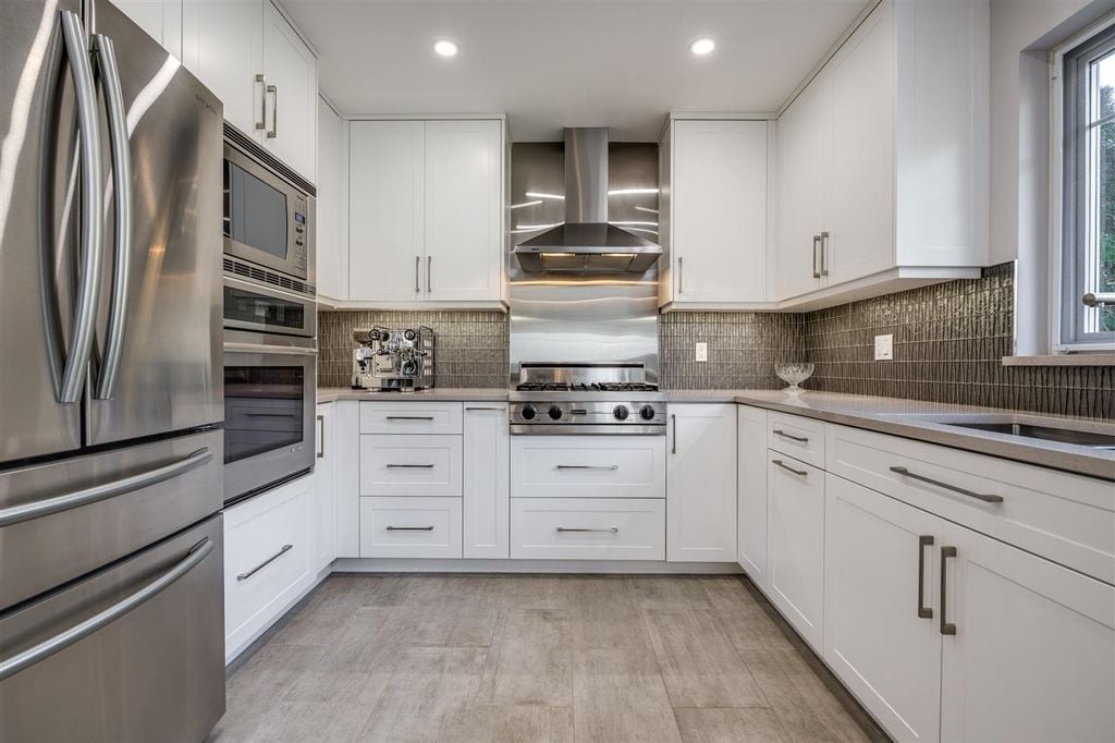 28 Whitecap Ct
