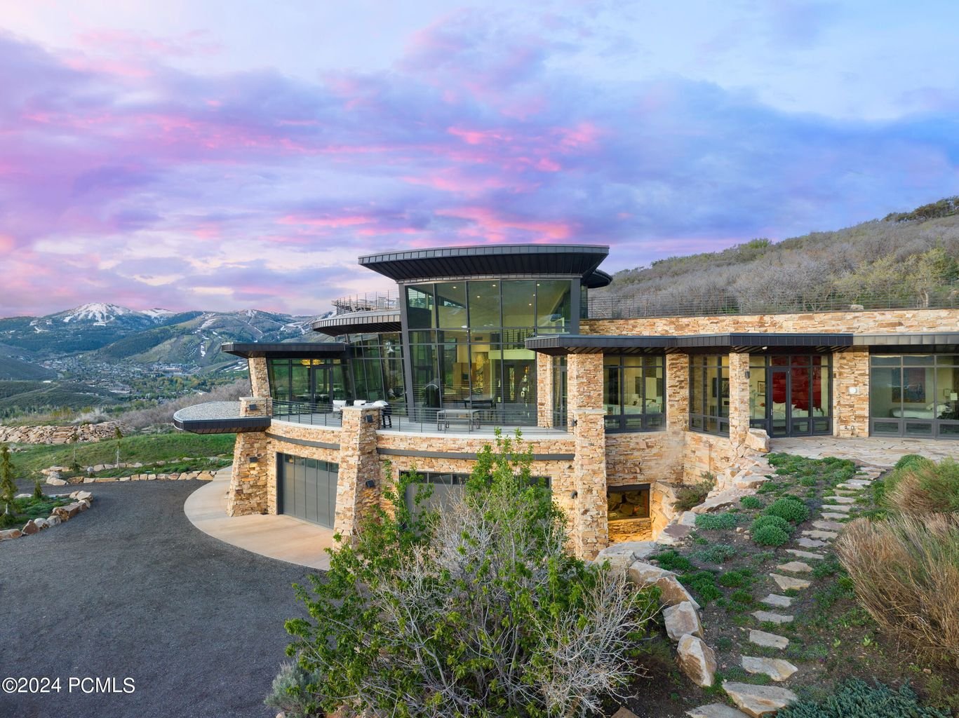 374 Mountain Top Dr