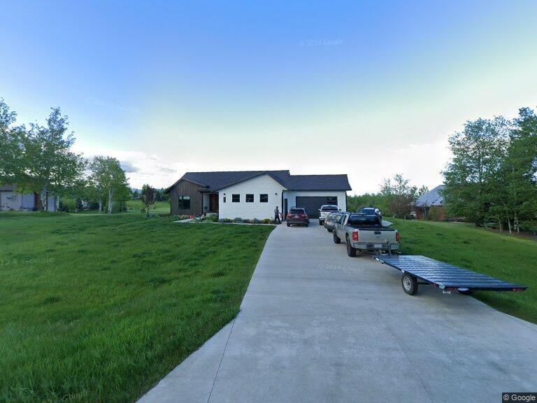 452 Evening Star Ln