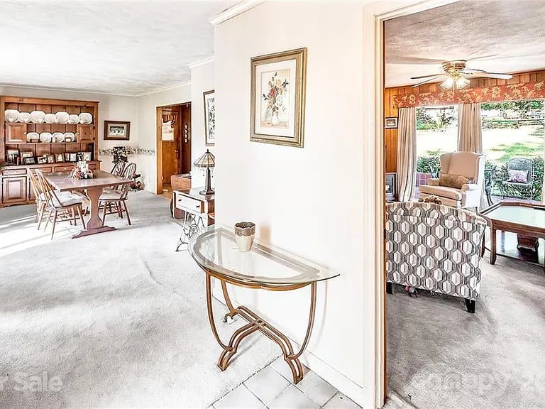 1900 Shoshone Ct