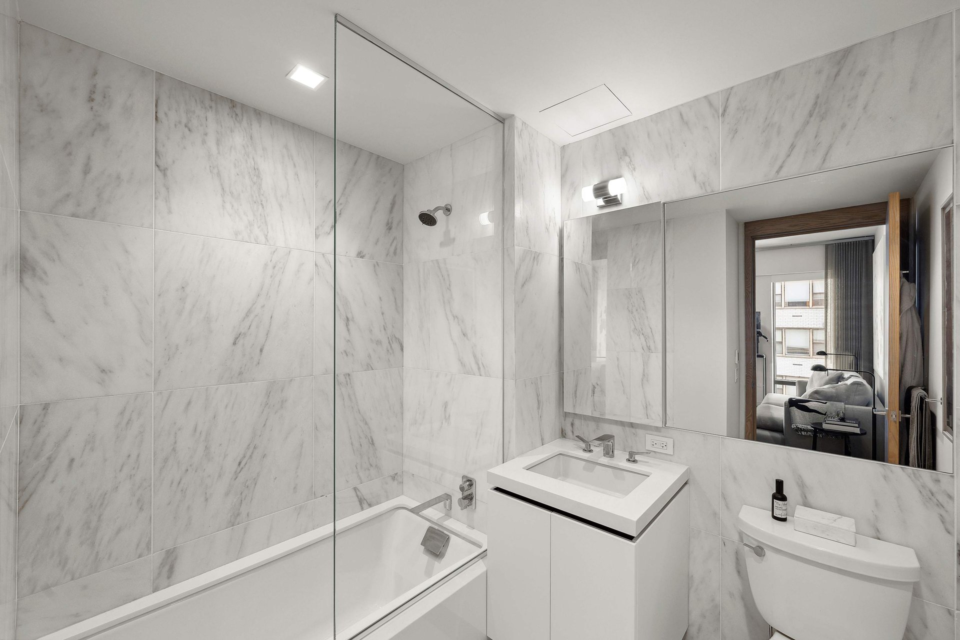 200 East 21st Street, 8D
