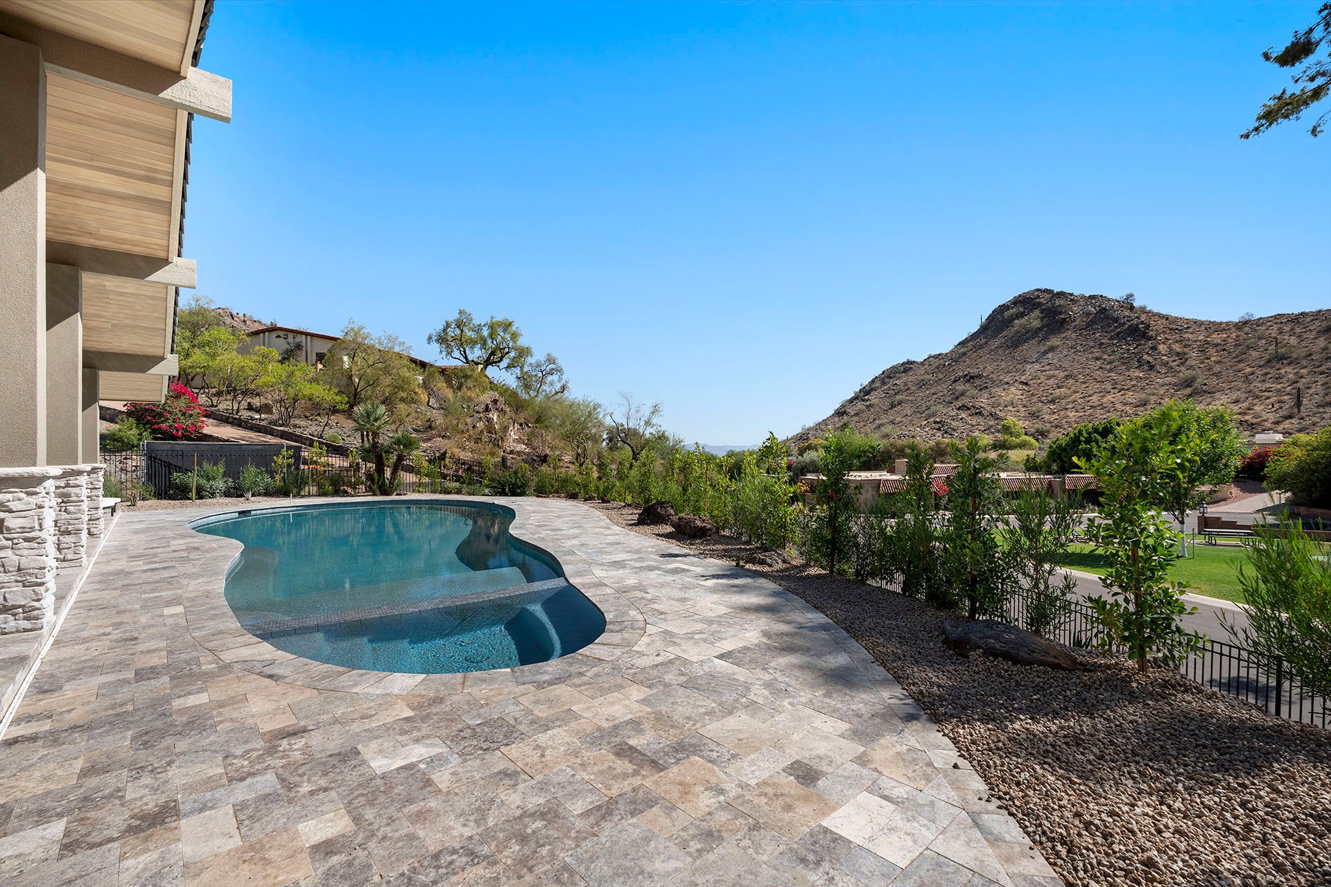 3500 E LINCOLN Drive 26
