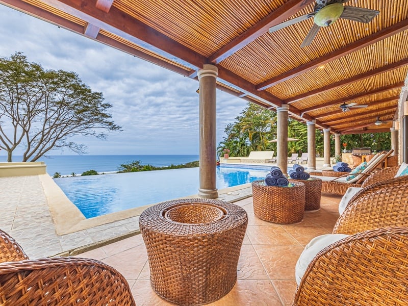 Villa Pacifica: Luxury Oceanview Retreat Steps from the Beach