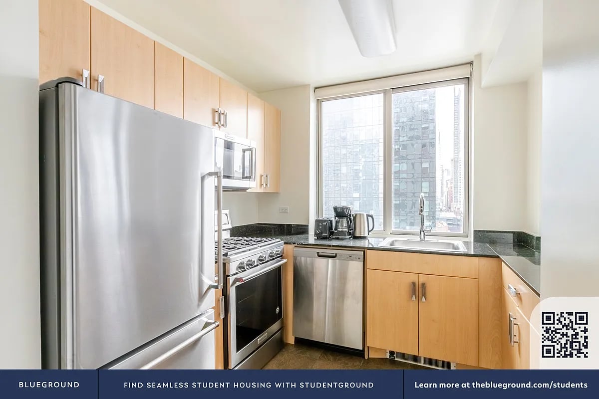 561 10th Avenue #21D