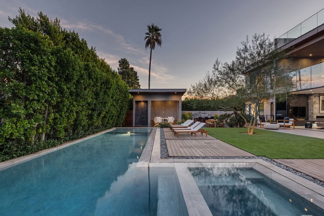 Aria Vista, Stradella Rd, 90077