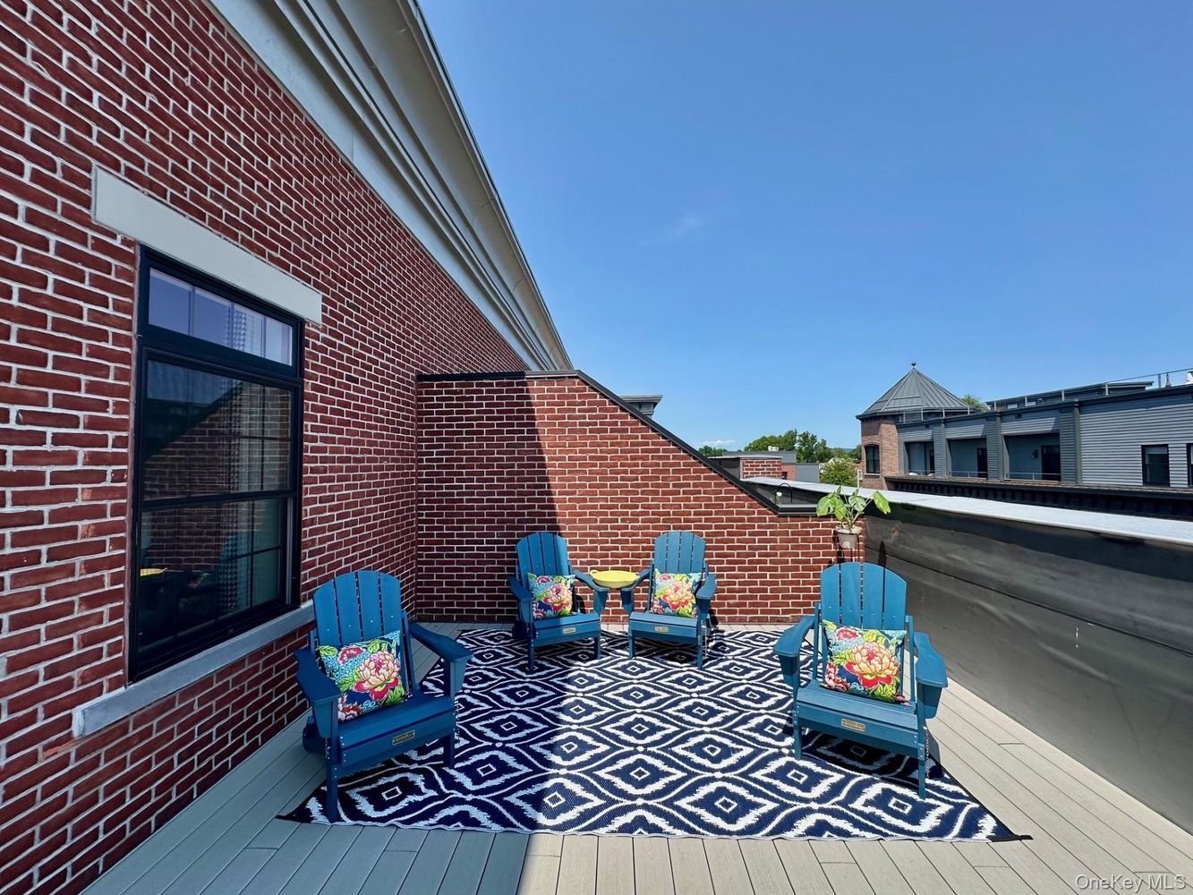 249 Main St #402