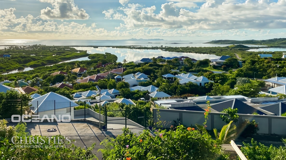 EXCLUSIVE 3 Bedrooms + Private Swimming Pool in Orient Bay –  View of St. Barth