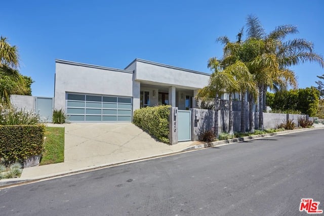 1070 Somera Rd