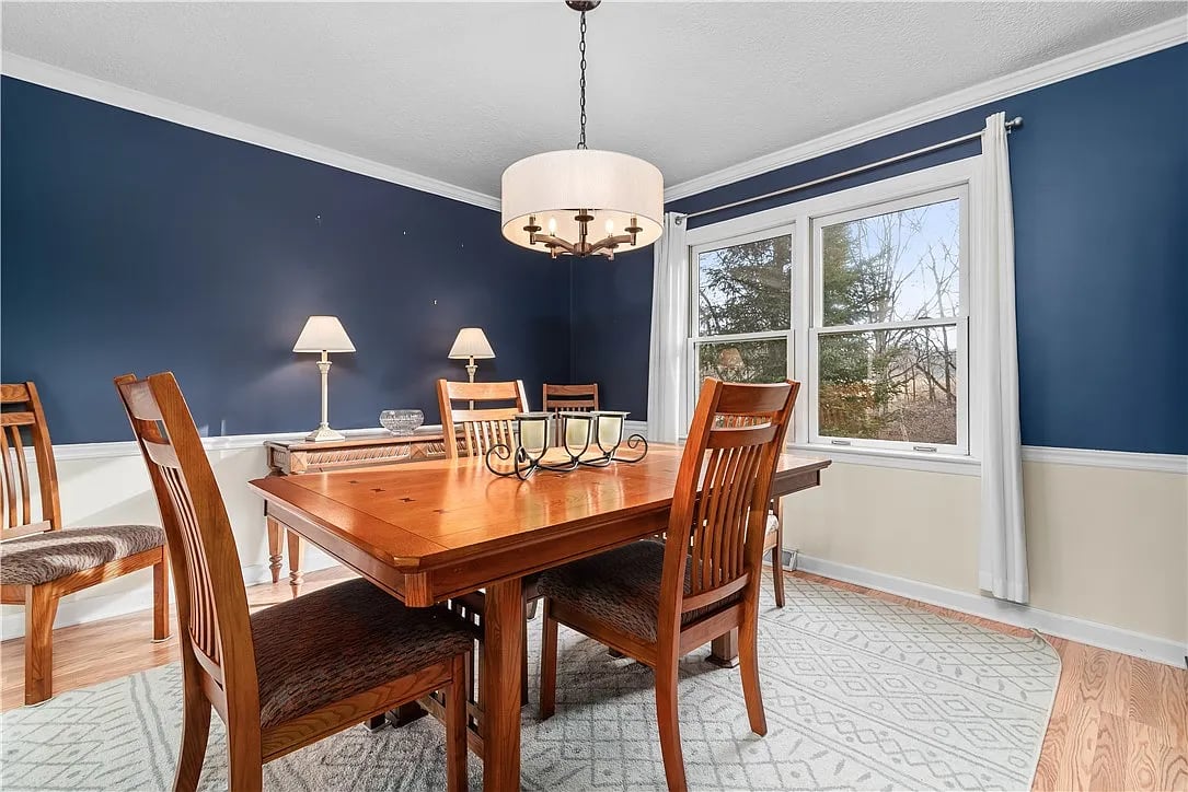 214 Elmhurst Cir