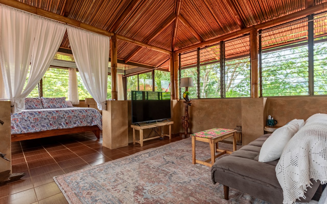 Tropical Getaway with Two Villas and Lush Gardens Near the Heart of Uvita